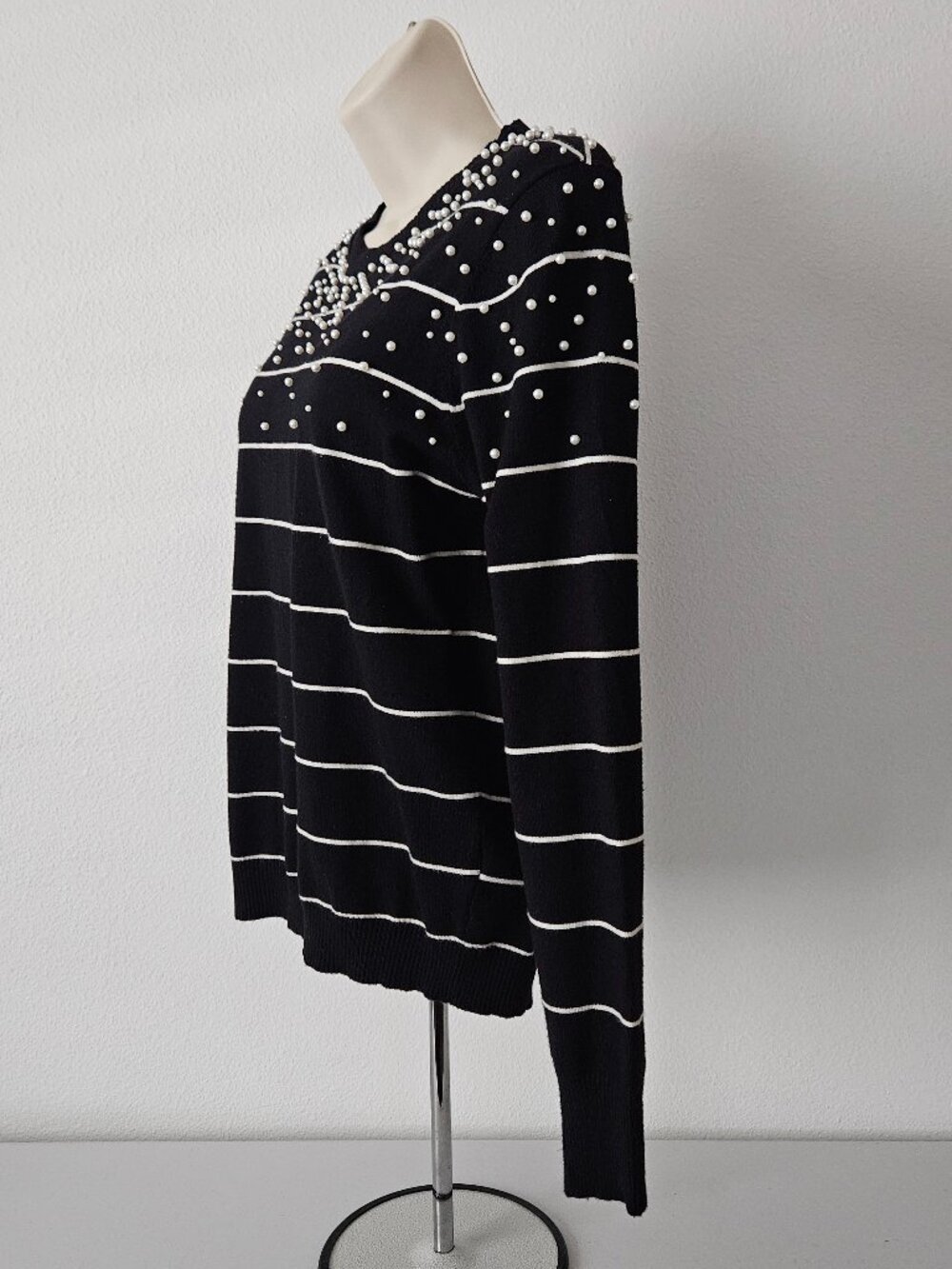 Gibsonlook Pearl Embellished Long Sleeve Striped Sweater - Picture 4 of 9